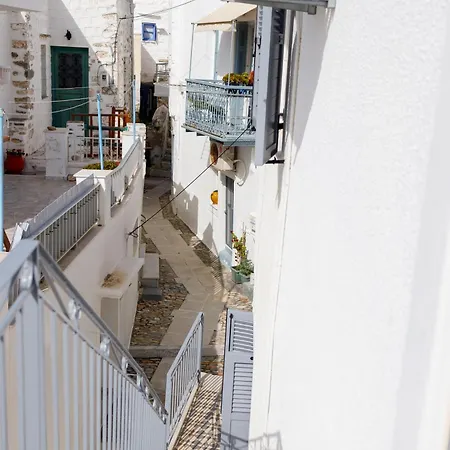 Aurora Syros